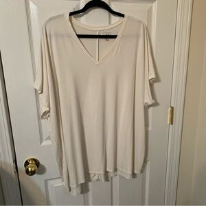 Wonderly Soft Cream V-Neck Tee